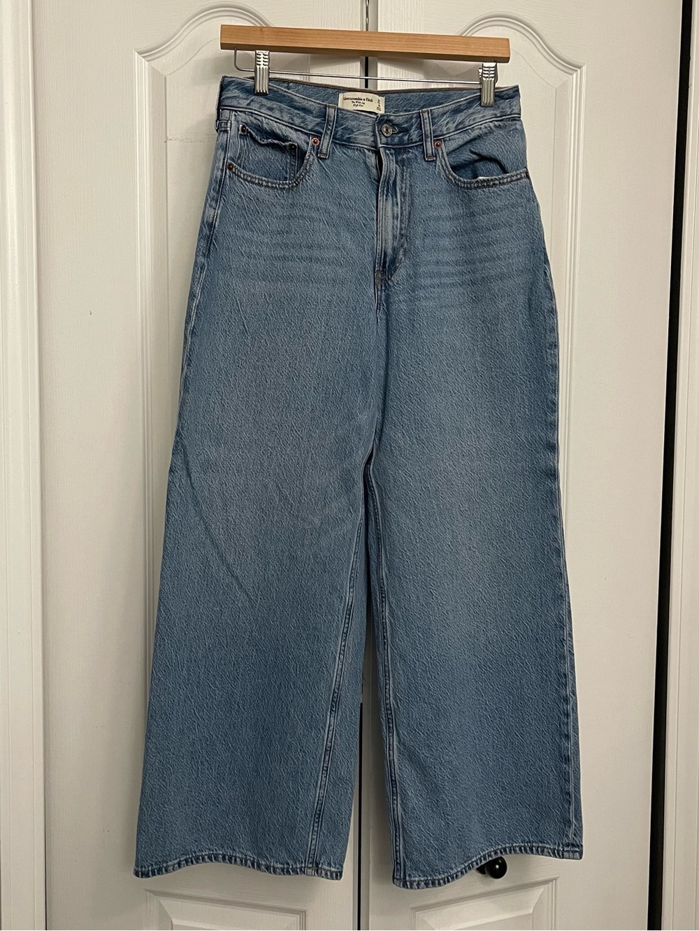 Abercrombie & Fitch Medium Wash Wide-Leg Jeans